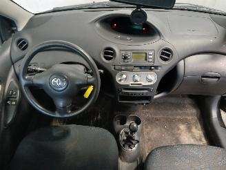 Toyota Yaris Yaris (P1) Hatchback 1.3 16V VVT-i (2SZFE) [64kW]  (04-2002/09-2005) picture 10