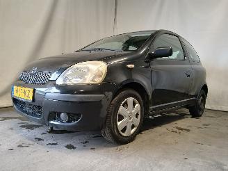 Toyota Yaris Yaris (P1) Hatchback 1.3 16V VVT-i (2SZFE) [64kW]  (04-2002/09-2005) picture 3