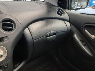 Toyota Yaris Yaris (P1) Hatchback 1.3 16V VVT-i (2SZFE) [64kW]  (04-2002/09-2005) picture 15
