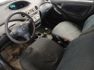 Toyota Yaris Yaris (P1) Hatchback 1.3 16V VVT-i (2SZFE) [64kW]  (04-2002/09-2005) picture 11
