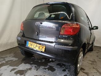 Toyota Yaris Yaris (P1) Hatchback 1.3 16V VVT-i (2SZFE) [64kW]  (04-2002/09-2005) picture 5