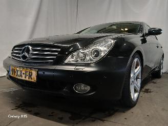 Damaged car Mercedes CLS CLS (C219) Sedan 350 CGI 3.5 V6 24V (M272.985) [215kW]  (04-2006/12-20=
10) 2006/10