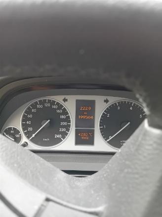 Coche siniestrado Mercedes B-klasse B (W245) Hatchback 2.0 B-200 16V (M266.960) [100kW]  (03-2005/11-2011)= 2009