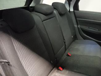 Peugeot 308 308 SW (L4/L9/LC/LJ/LR) Combi 5-drs 1.2 12V e-THP PureTech 110 (EB2DT(=
HNZ)) [81kW]  (03-2014/12-2021) picture 11