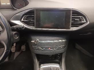 Peugeot 308 308 SW (L4/L9/LC/LJ/LR) Combi 5-drs 1.2 12V e-THP PureTech 110 (EB2DT(=
HNZ)) [81kW]  (03-2014/12-2021) picture 15