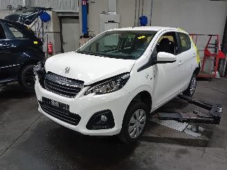 Salvage car Peugeot 108 108 Hatchback 1.0 12V (1KRFE(CFB)) [51kW]  (05-2014/...) 2017/0