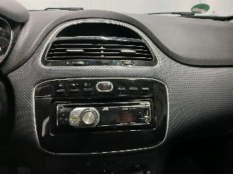 Fiat Punto Punto Evo (199) Hatchback 1.3 JTD Multijet 85 16V (199.B.4000(Euro 5))=
 [62kW]  (10-2009/02-2012) picture 16