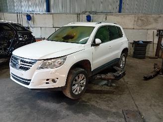 Sloopauto Volkswagen Tiguan Tiguan (5N1/2) SUV 2.0 TSI 16V 4Motion (CCZA(Euro 5)) [147kW]  (09-200=
7/07-2018) 2010