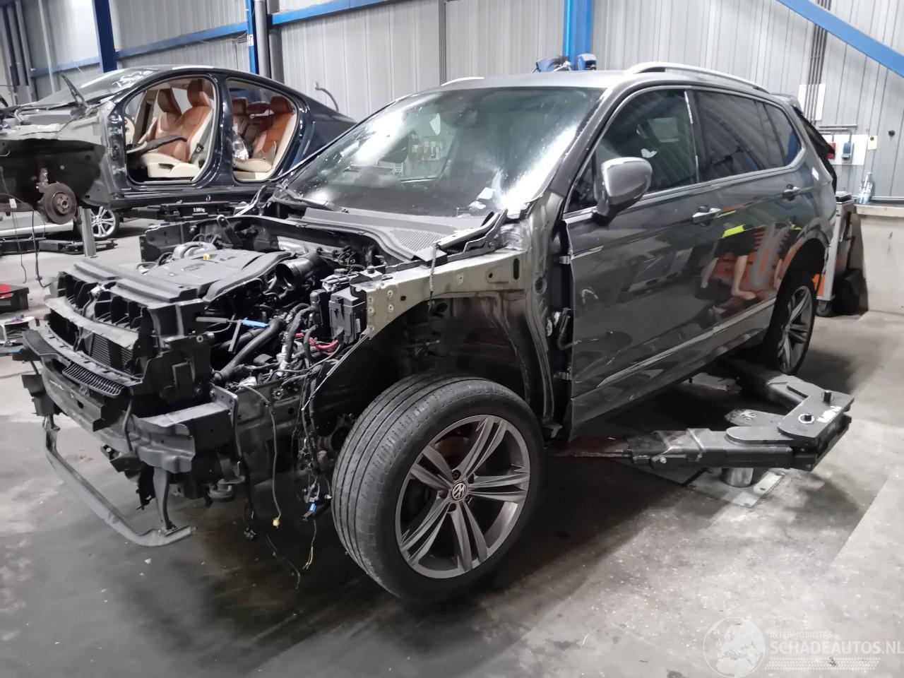 Volkswagen Tiguan Tiguan Allspace (BW2) SUV 1.5 TSI 16V Evo BlueMotion Technology (DADA)=
 [110kW]  (09-2018/...)