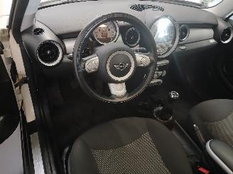 Mini Mini Mini (R56) Hatchback 1.4 16V One (N12-B14A) [70kW]  (11-2006/03-2010) picture 10