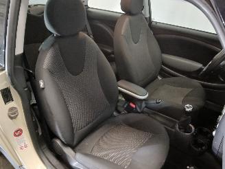 Mini Mini Mini (R56) Hatchback 1.4 16V One (N12-B14A) [70kW]  (11-2006/03-2010) picture 9