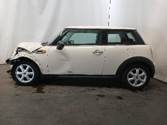 Mini Mini Mini (R56) Hatchback 1.4 16V One (N12-B14A) [70kW]  (11-2006/03-2010) picture 4