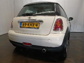 Mini Mini Mini (R56) Hatchback 1.4 16V One (N12-B14A) [70kW]  (11-2006/03-2010) picture 5