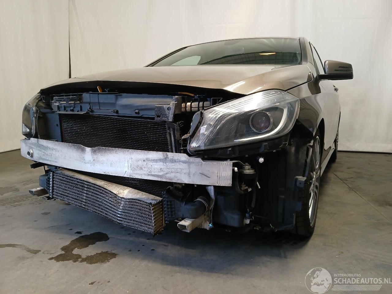 Mercedes A-klasse A (W176) Hatchback 1.6 A-180 16V (M270.910) [90kW]  (09-2012/05-2018)