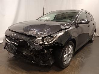 uszkodzony samochody osobowe Kia Cee d Ceed Sportswagon (CDF) Combi 5-drs 1.0i T-GDi 12V (G3LC) [88kW]  (05-2=
018/...) 2019/4