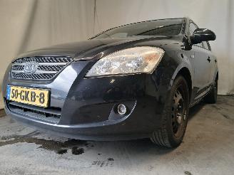 Damaged car Kia Cee d Cee'd Sporty Wagon (EDF) Combi 1.4 16V (G4FA) [80kW]  (09-2007/12-2012=
) 2008/6