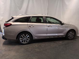 Hyundai I-30 i30 Wagon (PDEF5) Combi 1.0 T-GDI 12V (G3LC) [88kW]  (03-2017/...) picture 11