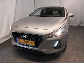 Vaurioauto  passenger cars Hyundai I-30 i30 Wagon (PDEF5) Combi 1.0 T-GDI 12V (G3LC) [88kW]  (03-2017/...) 2018/2