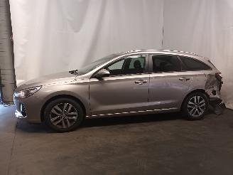 Hyundai I-30 i30 Wagon (PDEF5) Combi 1.0 T-GDI 12V (G3LC) [88kW]  (03-2017/...) picture 4
