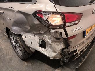 Hyundai I-30 i30 Wagon (PDEF5) Combi 1.0 T-GDI 12V (G3LC) [88kW]  (03-2017/...) picture 6