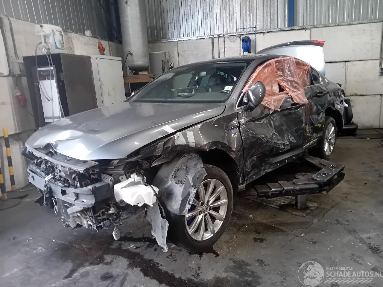 Volkswagen Passat Passat (3G2) Sedan 1.4 GTE Hybrid 16V (CUKC) [160kW]  (06-2015/03-2024=
)