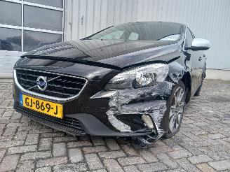 Voiture accidenté Volvo V-40 V40 (MV) Hatchback 5-drs 2.0 D2 16V (D4204T8(Euro 6b)) [88kW]  (02-201=
5/08-2019) 2015/6