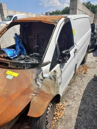 Vaurioauto  passenger cars Mercedes  eVito (447.6) Van 41 kWh (EM780.701) [85kW]  (03-2019/...) 2019