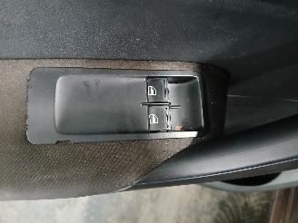 Volkswagen Polo Polo V (6R) Hatchback 1.6 TDI 16V 105 (CLNA) [77kW]  (06-2009/08-2015)= picture 13