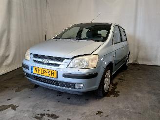 Vaurioauto  passenger cars Hyundai Getz Getz Hatchback 1.6i 16V (G4ED) [77kW]  (09-2002/09-2005) 2003/4