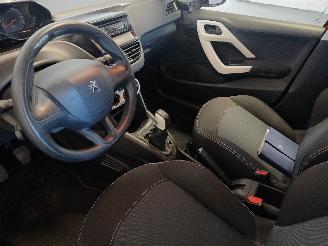 Peugeot 208 208 I (CA/CC/CK/CL) Hatchback 1.0 Vti 12V PureTech (EB0(ZMZ)) [50kW]  =
(03-2012/12-2019) picture 13