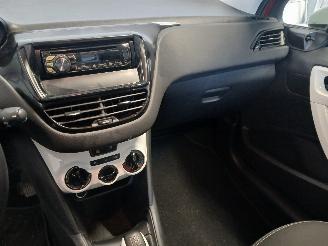 Peugeot 208 208 I (CA/CC/CK/CL) Hatchback 1.0 Vti 12V PureTech (EB0(ZMZ)) [50kW]  =
(03-2012/12-2019) picture 17