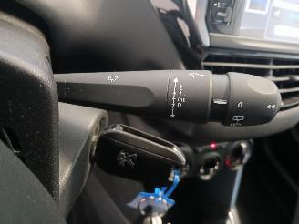 Peugeot 208 208 I (CA/CC/CK/CL) Hatchback 1.2 Vti 12V PureTech 82 (EB2F(HMZ)) [60k=
W]  (03-2012/12-2019) picture 16