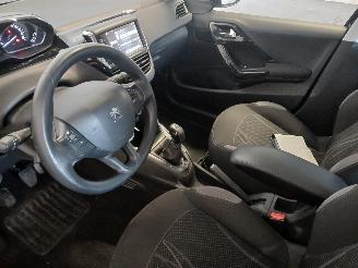 Peugeot 208 208 I (CA/CC/CK/CL) Hatchback 1.2 Vti 12V PureTech 82 (EB2F(HMZ)) [60k=
W]  (03-2012/12-2019) picture 13