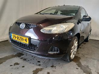 Damaged car Mazda 2 2 (DE) Hatchback 1.3 16V S-VT (ZJ46) [55kW]  (10-2007/06-2015) 2009/7