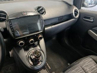 Mazda 2 2 (DE) Hatchback 1.3 16V S-VT (ZJ46) [55kW]  (10-2007/06-2015) picture 12