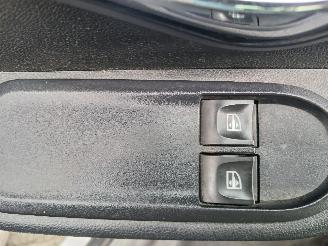 Dacia Duster Duster (HS) SUV 1.6 16V (K4M-896(K4M-28)) [77kW]  (04-2010/01-2018) picture 12