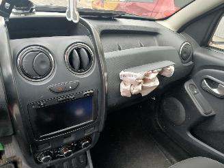Dacia Duster Duster (HS) SUV 1.6 16V (K4M-896(K4M-28)) [77kW]  (04-2010/01-2018) picture 15
