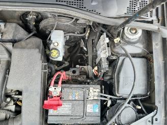 Dacia Duster Duster (HS) SUV 1.6 16V (K4M-896(K4M-28)) [77kW]  (04-2010/01-2018) picture 35