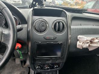 Dacia Duster Duster (HS) SUV 1.6 16V (K4M-896(K4M-28)) [77kW]  (04-2010/01-2018) picture 16