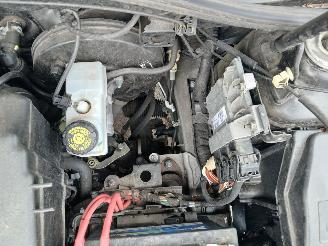 Dacia Duster Duster (HS) SUV 1.6 16V (K4M-896(K4M-28)) [77kW]  (04-2010/01-2018) picture 34