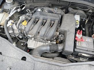 Dacia Duster Duster (HS) SUV 1.6 16V (K4M-896(K4M-28)) [77kW]  (04-2010/01-2018) picture 30