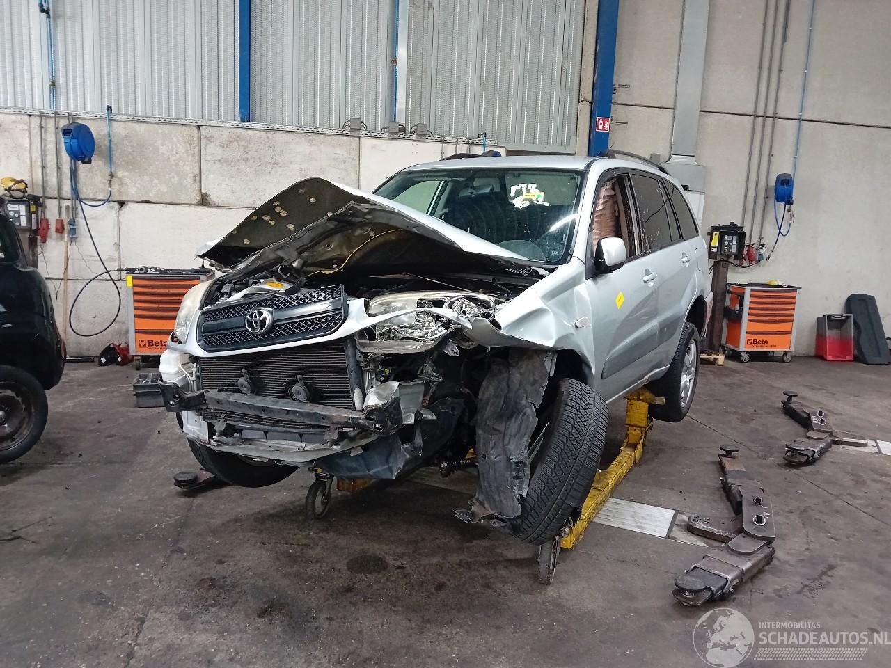 Toyota Rav-4 RAV4 (A2) Terreinwagen 1.8 16V VVT-i 4x2 (1ZZFE) [92kW]  (08-2000/11-2=
005)