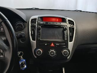 Kia Cee d Pro cee'd (EDB3) Hatchback 3-drs 1.4 CVVT 16V (G4FA) [66kW]  (06-2010/=
09-2012) picture 19