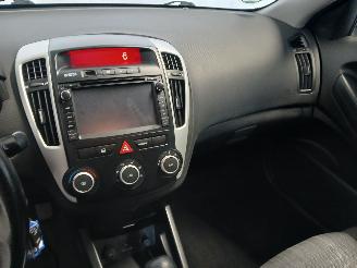 Kia Cee d Pro cee'd (EDB3) Hatchback 3-drs 1.4 CVVT 16V (G4FA) [66kW]  (06-2010/=
09-2012) picture 18
