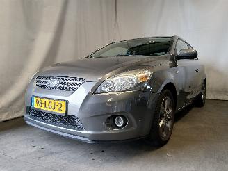 Damaged car Kia Cee d Pro cee'd (EDB3) Hatchback 3-drs 1.4 CVVT 16V (G4FA) [66kW]  (06-2010/=
09-2012) 2010/4