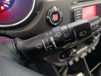 Kia Rio Rio III (UB) Hatchback 1.2 CVVT 16V (G4LA5) [63kW]  (09-2011/12-2017) picture 16
