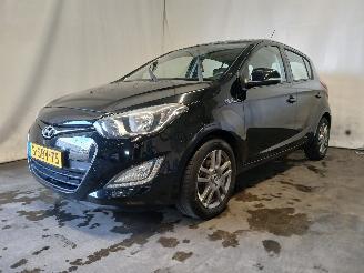 Hyundai I-20 i20 Hatchback 1.2i 16V (G4LA) [63kW]  (03-2012/12-2015) picture 3