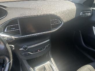 Peugeot 308 308 SW (L4/L9/LC/LJ/LR) Combi 5-drs 1.6 BlueHDi 120 (DV6FC(BHZ)) [88kW=
]  (03-2014/12-2021) picture 13