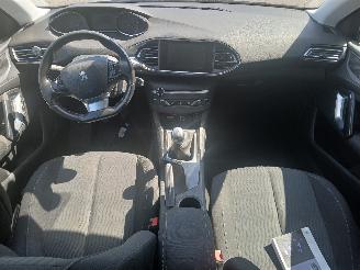 Peugeot 308 308 SW (L4/L9/LC/LJ/LR) Combi 5-drs 1.6 BlueHDi 120 (DV6FC(BHZ)) [88kW=
]  (03-2014/12-2021) picture 8