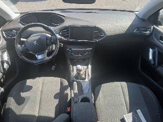 Peugeot 308 308 SW (L4/L9/LC/LJ/LR) Combi 5-drs 1.6 BlueHDi 120 (DV6FC(BHZ)) [88kW=
]  (03-2014/12-2021) picture 9